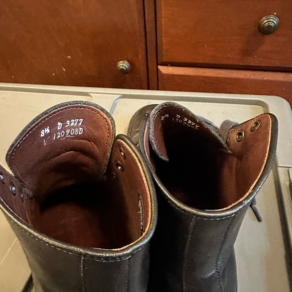 Black size 8 1/2 Allen Edmond boots - Picture 5 of 7